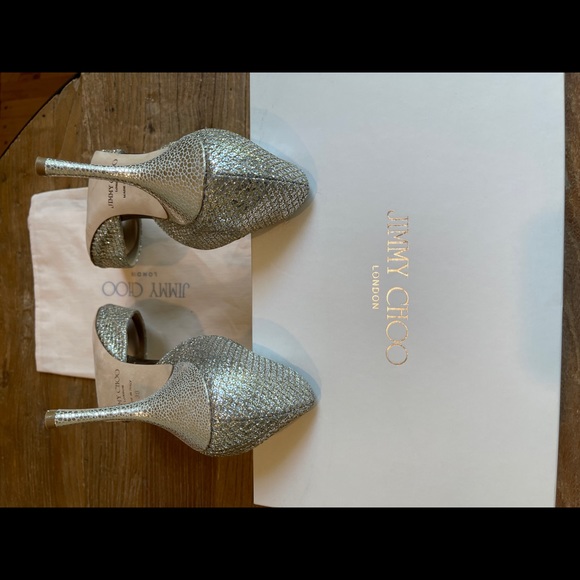 Sold : Jimmy Choo Logan Peep Toe Shimmer Metallic Champagne/Silver Heels (39 ) - Picture 8 of 15